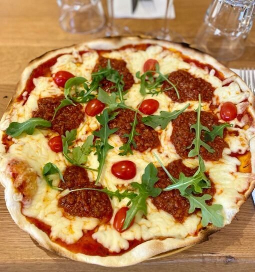 pizza bolognaise_cafe_pepone